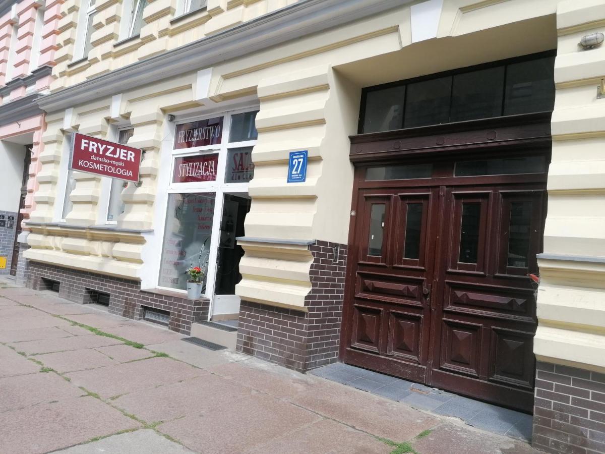 Hostel Tulip - Pokoj Jednoosobowy Nr 1 Ze Wspolna Lazienka I Kuchnia Щецин Экстерьер фото